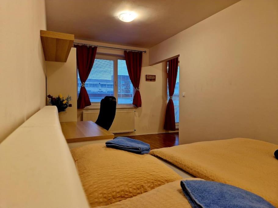 Slnecny Byt V Blizkosti Historickeho Centra Trenčín Extérieur photo